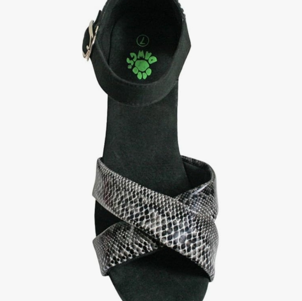 DAWGS OPEN TOE WEDGE BLACK AND TAN SHOE